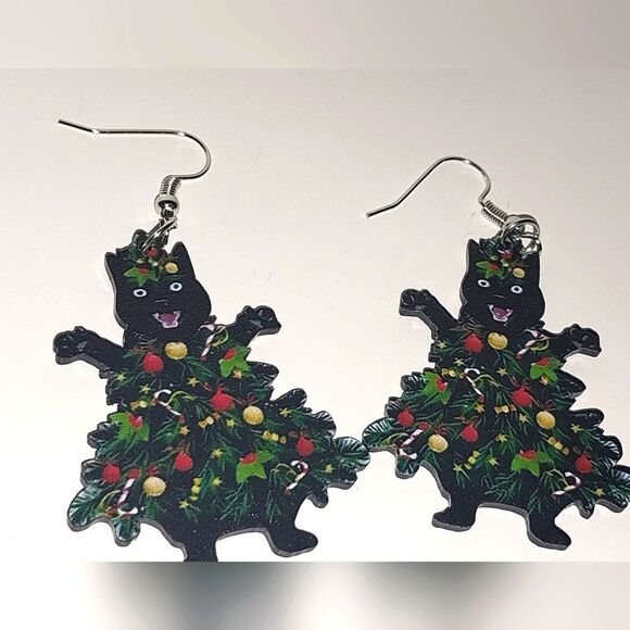 Super cute festive holiday earrings - Picture 6 of 8